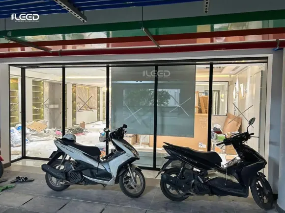 Hoàn thiện cửa nhôm kính Slim lùa không ray dưới tại TPHCM