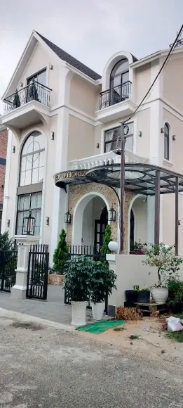Hoàn thiện cửa nhôm kính Slim lùa không ray dưới tại TPHCM